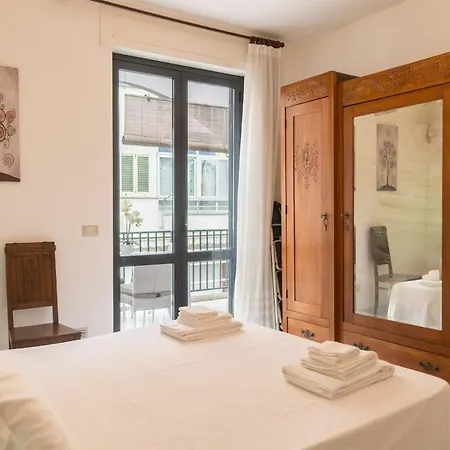 Center - Steps From The Apartamento