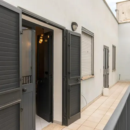 Center - Steps From The Apartamento Otranto