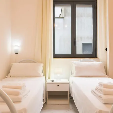Center - Steps From The Apartamento Otranto