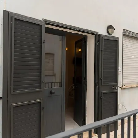 Center - Steps From The Apartamento Otranto